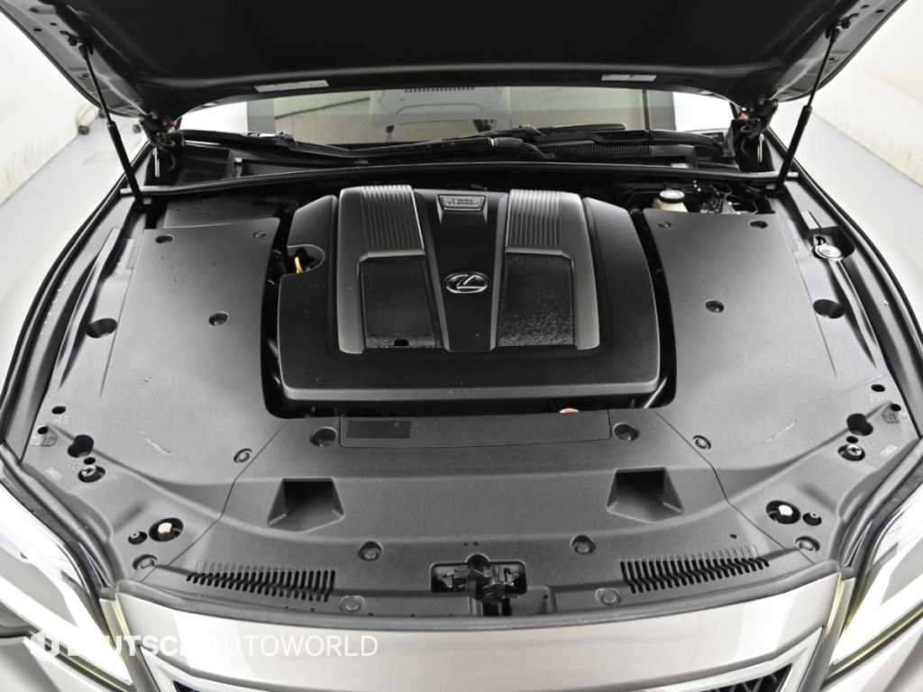 Lexus LS — photo 06