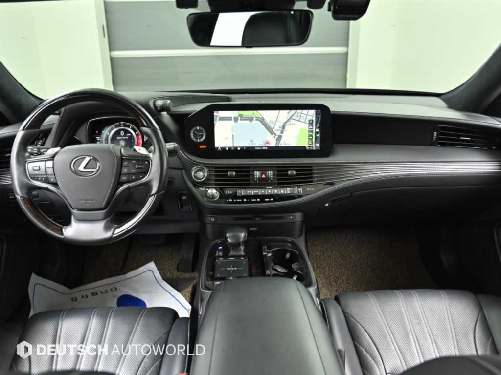 Lexus LS — photo 07