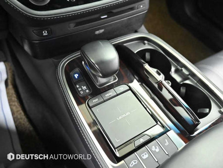 Lexus LS — photo 09