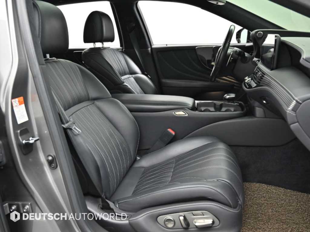 Lexus LS — photo 10
