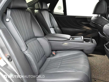 Lexus LS — photo 12