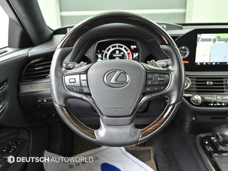 Lexus LS — photo 13
