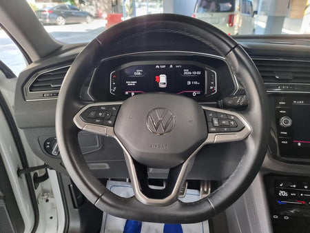 Volkswagen Tiguan — photo 12