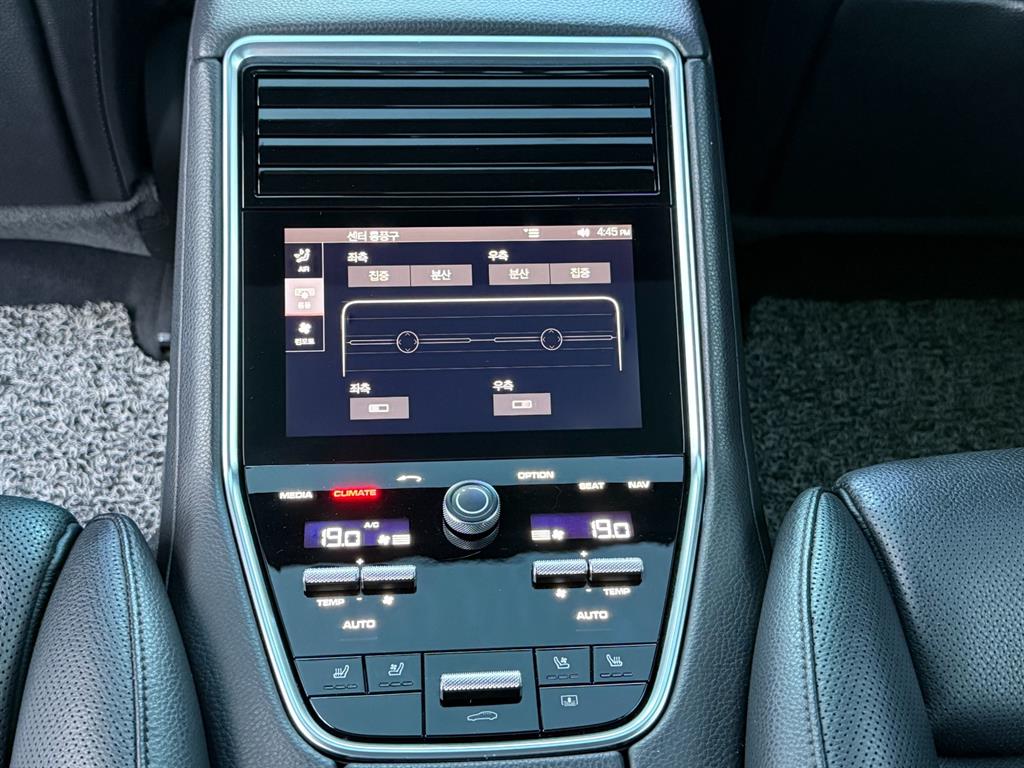 Porsche Panamera — photo 11