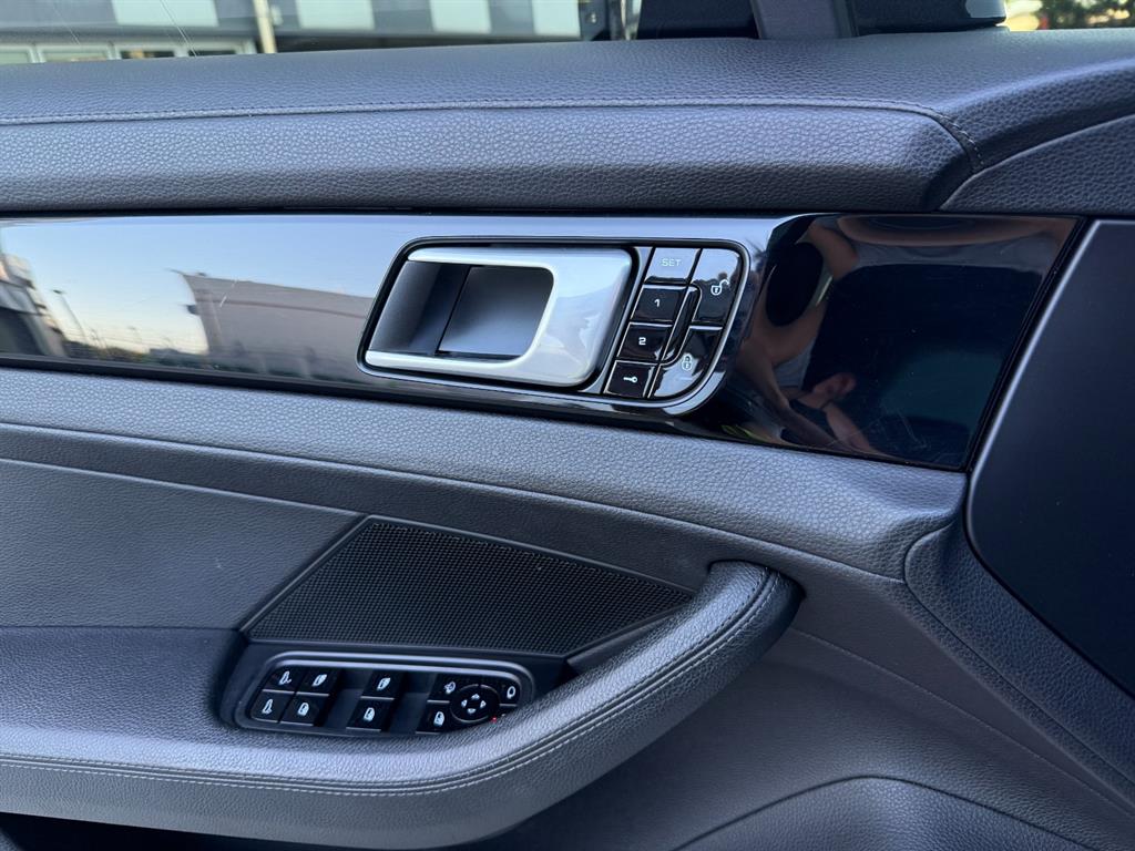 Porsche Panamera — photo 12