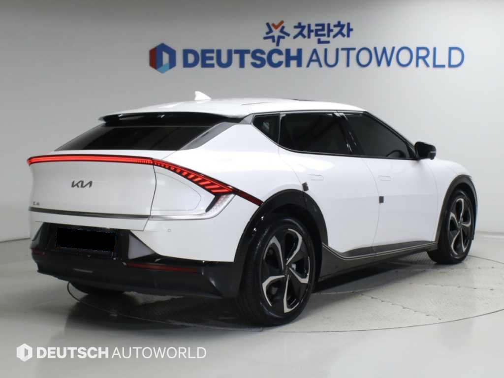 Kia EV6 — photo 02