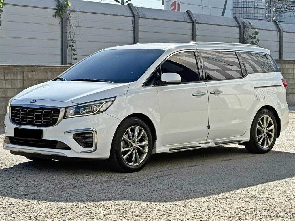 Kia Carnival — photo 02
