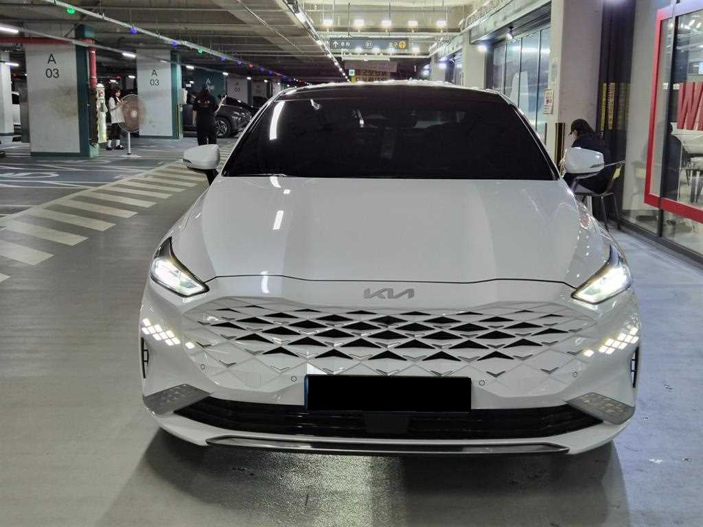 Kia K8 — photo 02