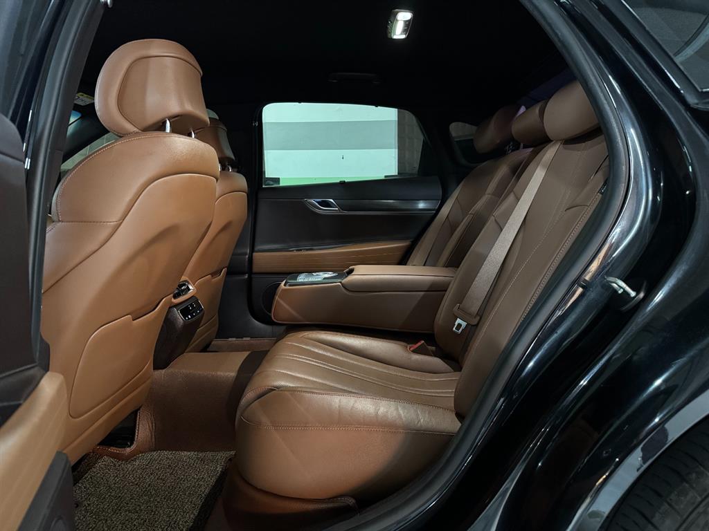 Genesis G80 — photo 02