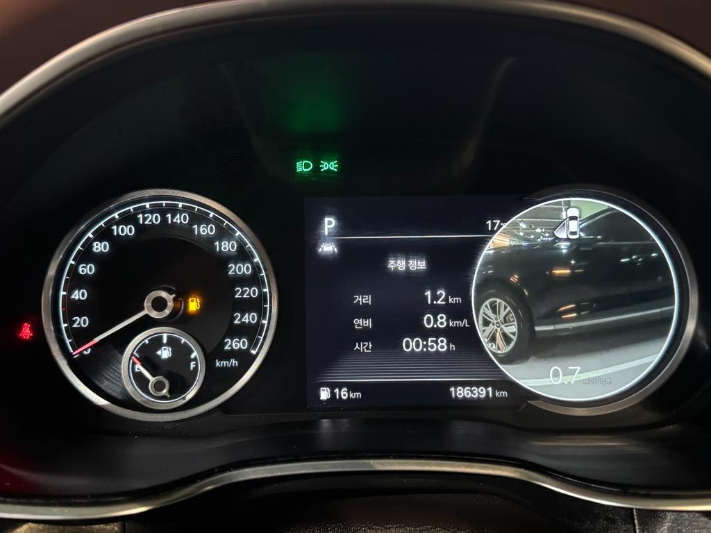 Genesis G80 — photo 09