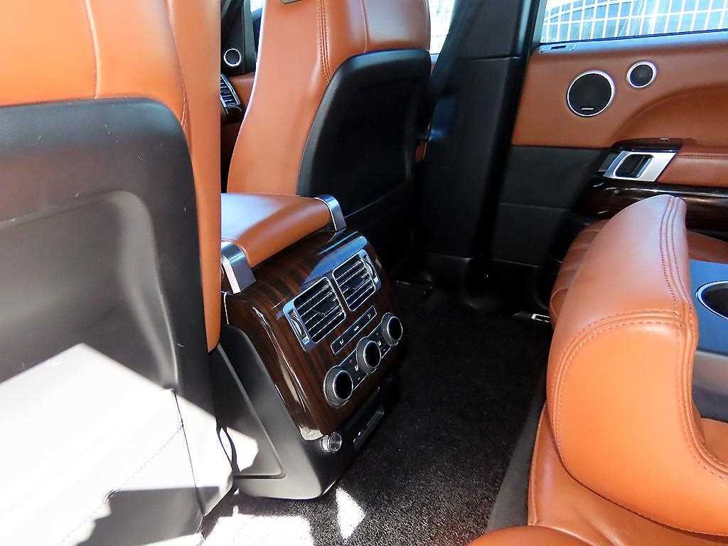 Land Rover Range Rover — photo 14