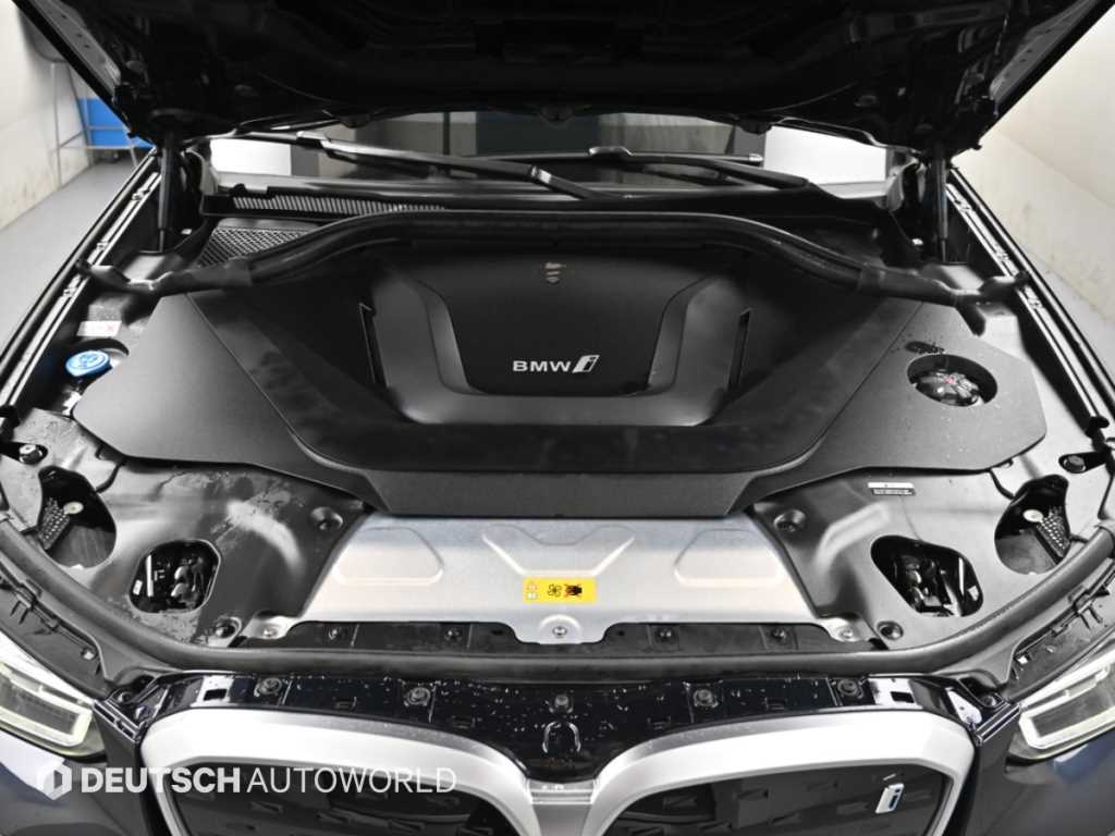 BMW iX3 — photo 06