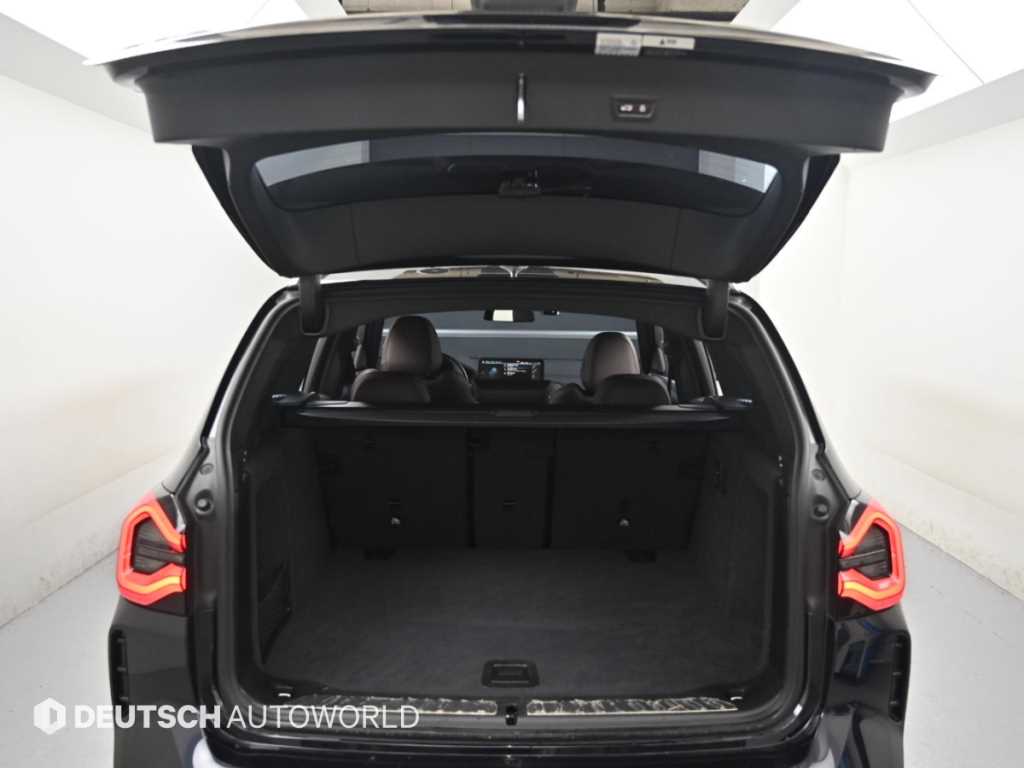 BMW iX3 — photo 19