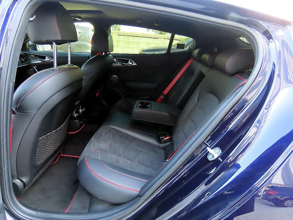 Kia Stinger — photo 06