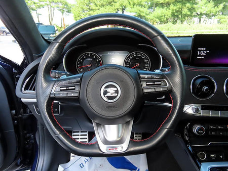Kia Stinger — photo 08
