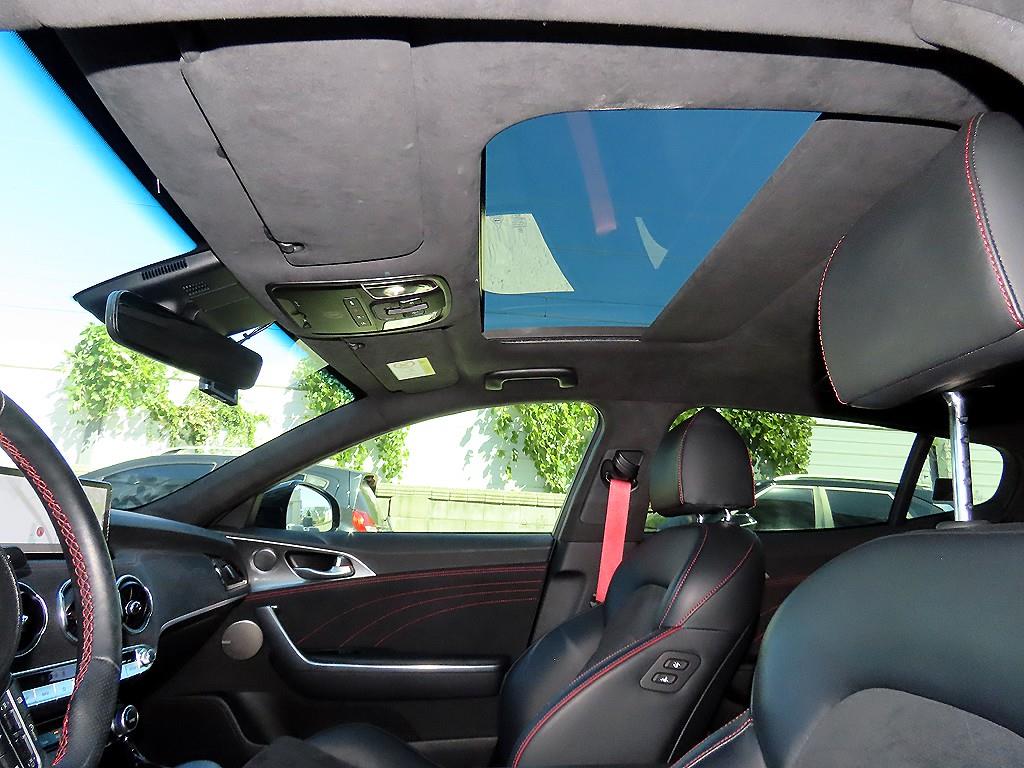 Kia Stinger — photo 16