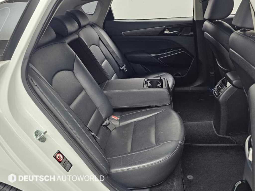 Kia K7 — photo 12