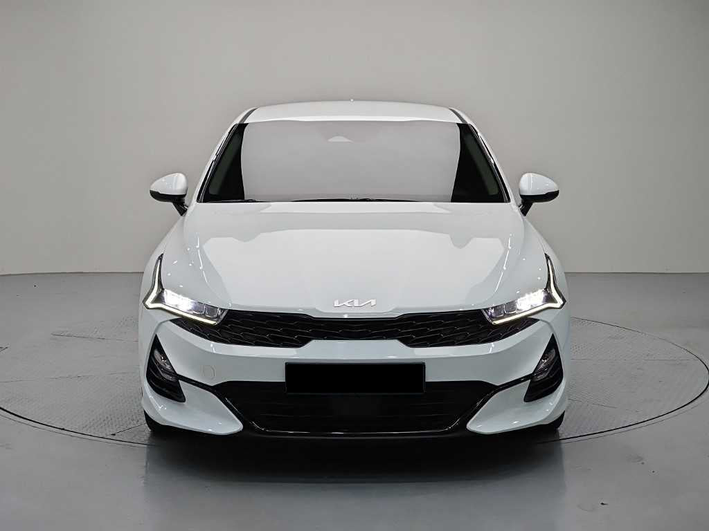 Kia K5 — photo 02