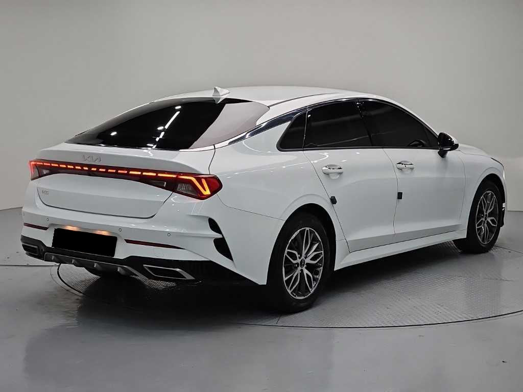 Kia K5 — photo 04
