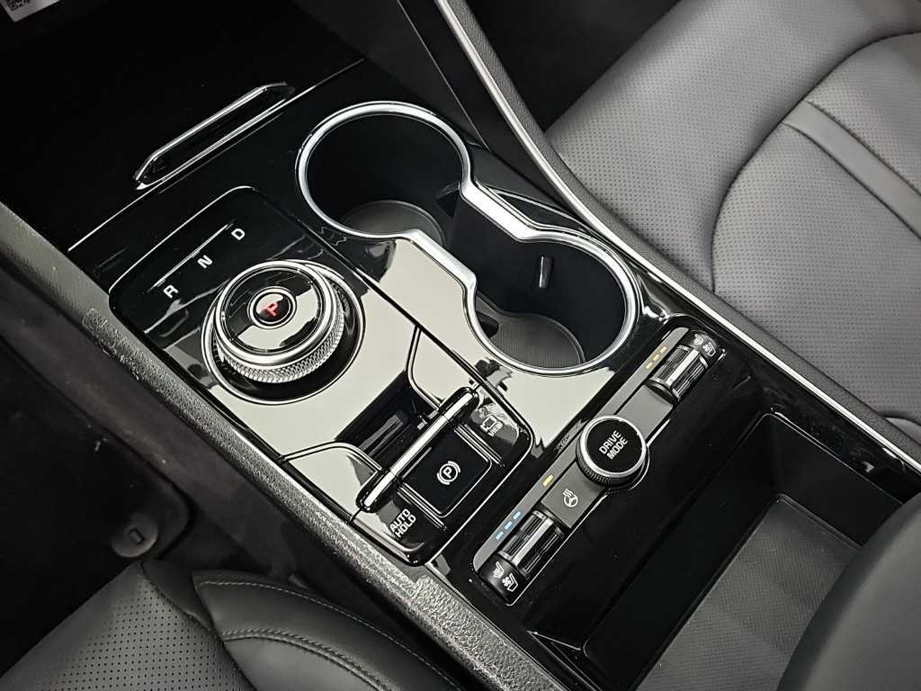 Kia K5 — photo 08