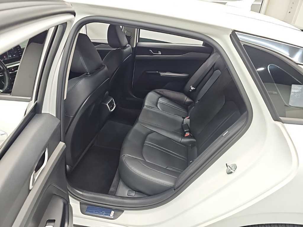 Kia K5 — photo 12