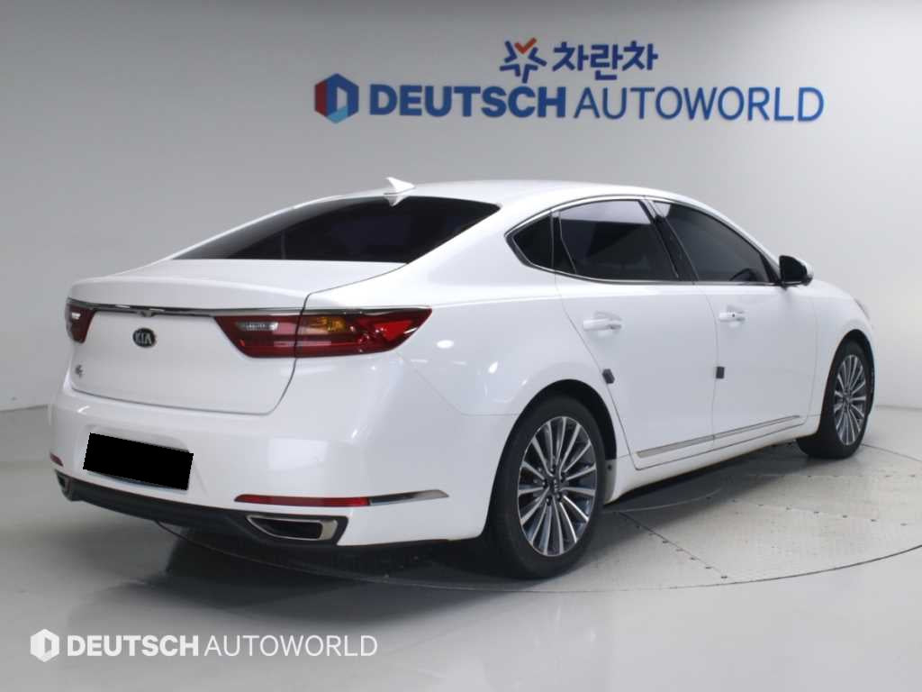 Kia K7 — photo 02