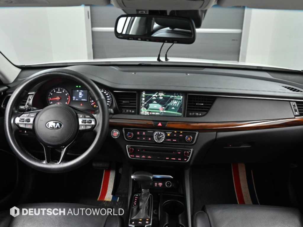 Kia K7 — photo 08