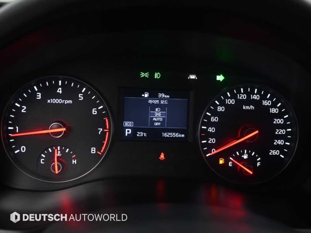 Kia K7 — photo 09