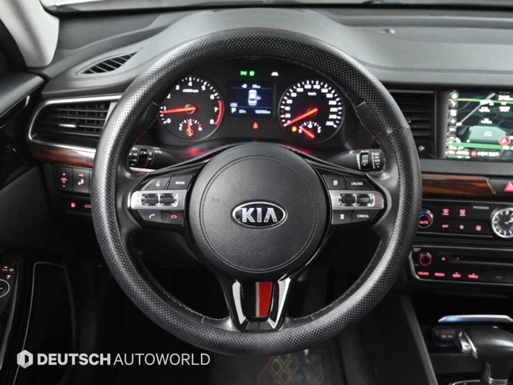 Kia K7 — photo 13
