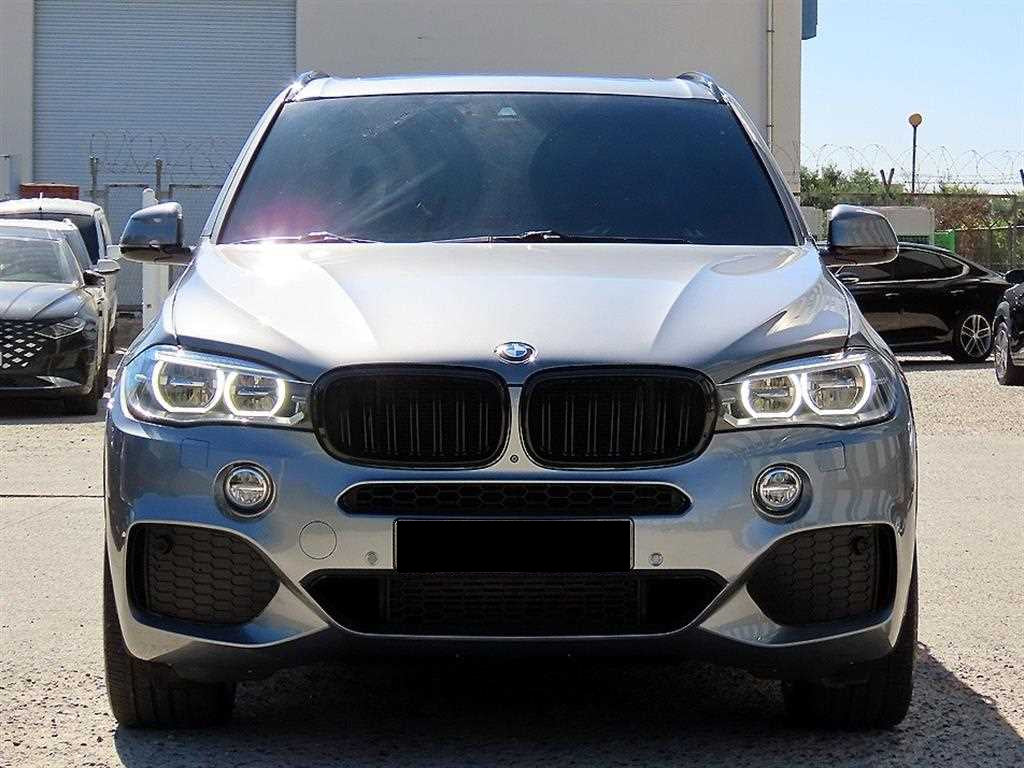 BMW X5 — photo 01
