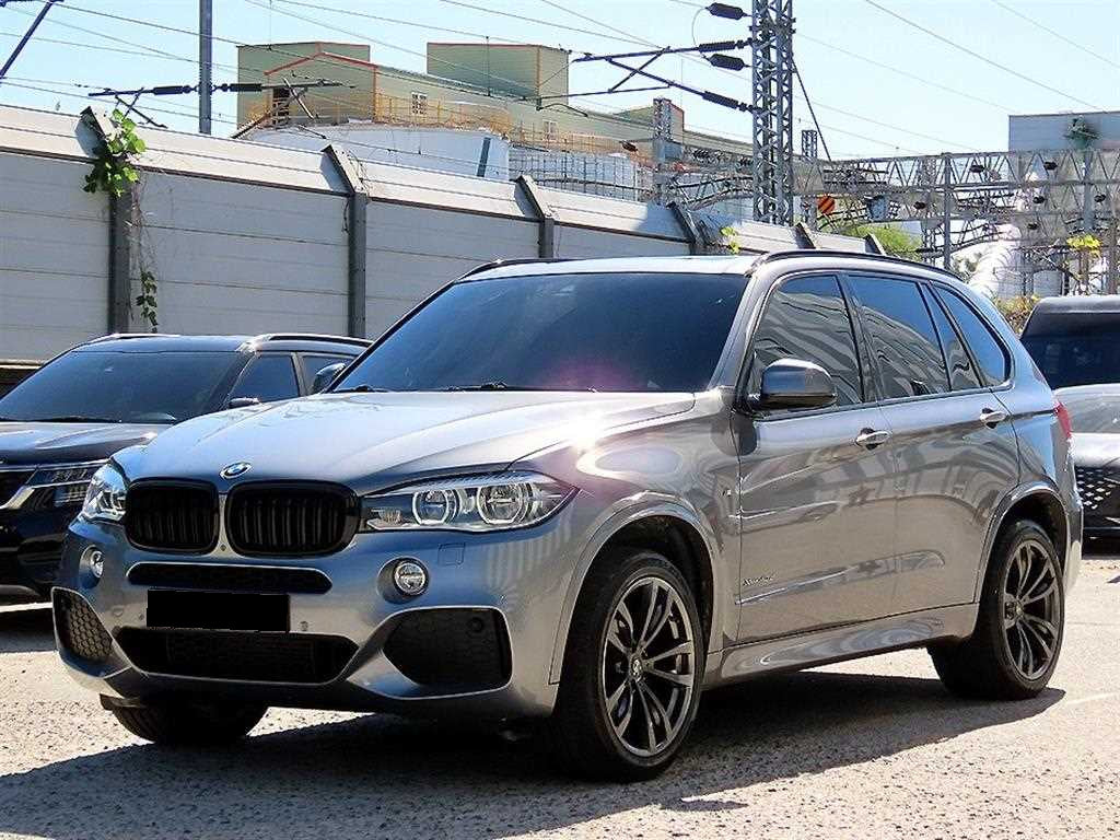 BMW X5 — photo 02