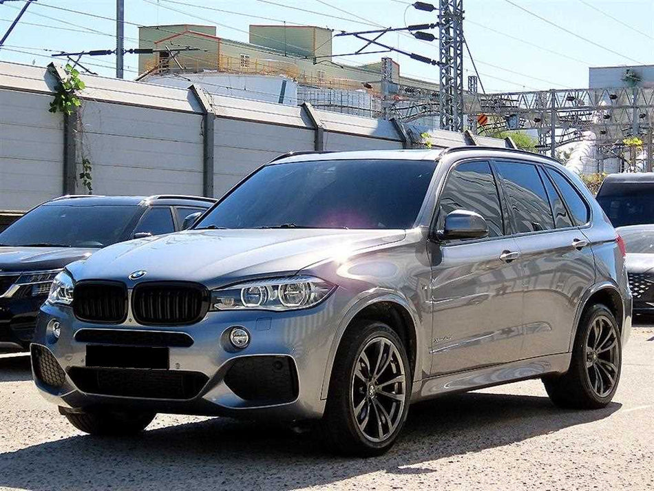 BMW X5 — photo 02