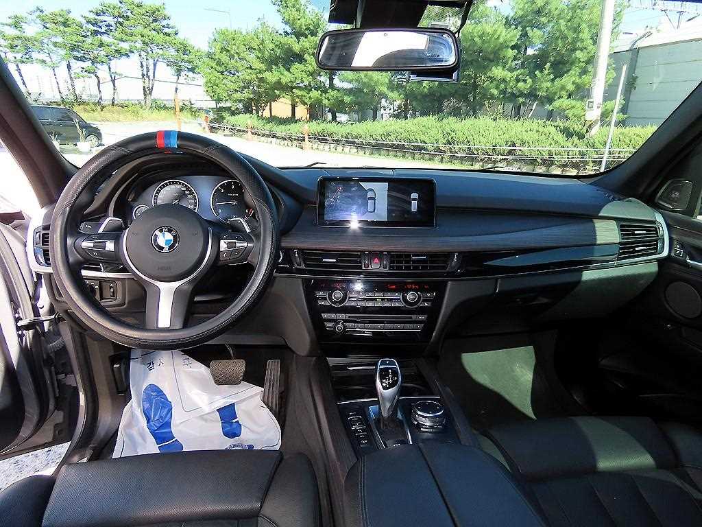 BMW X5 — photo 07