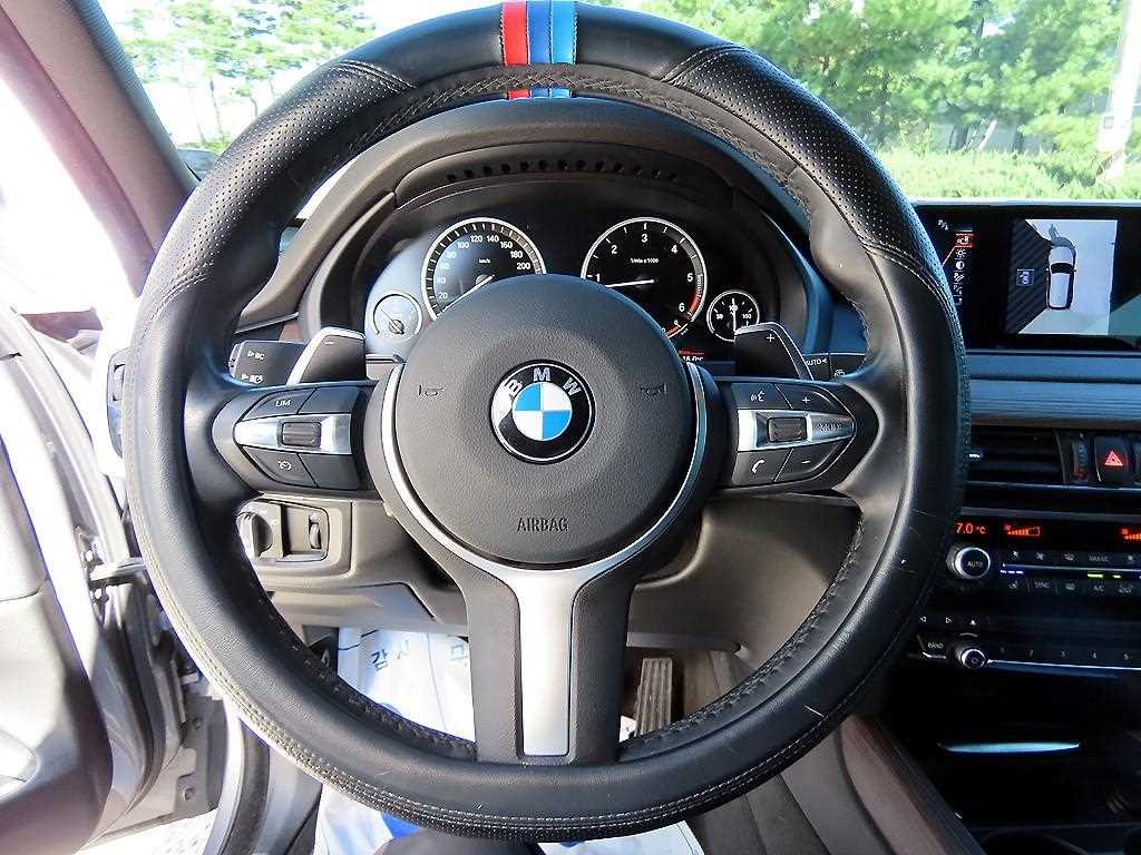 BMW X5 — photo 08
