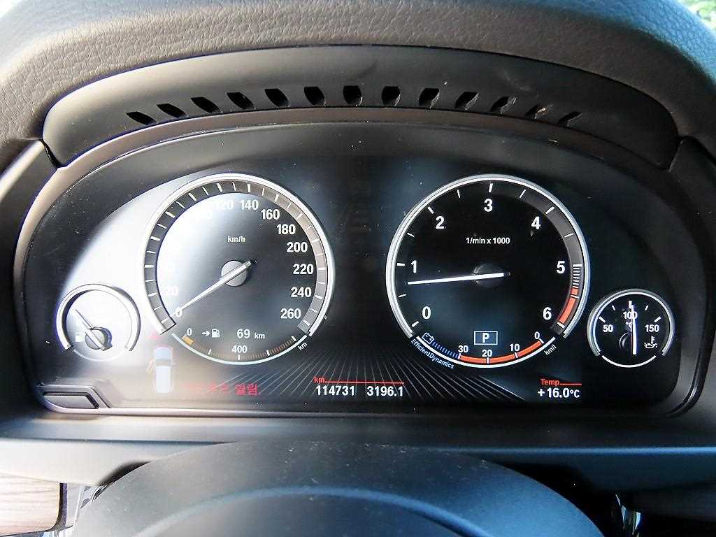 BMW X5 — photo 09