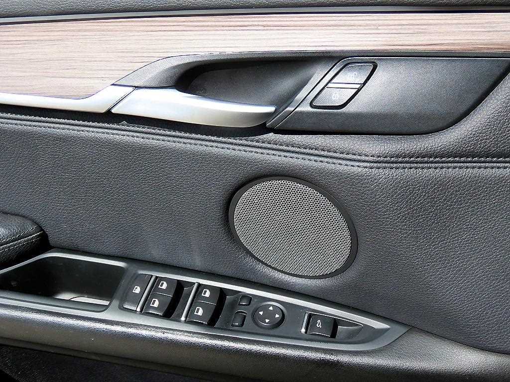 BMW X5 — photo 12
