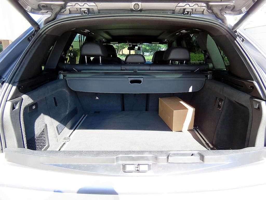 BMW X5 — photo 17