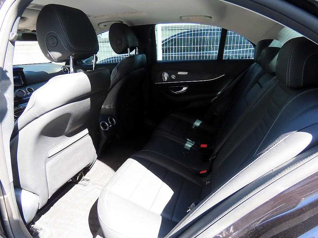 Mercedes-Benz E-Class — photo 06