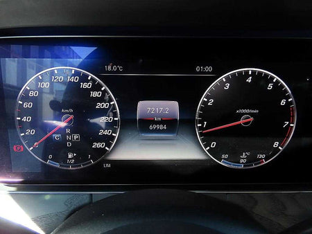 Mercedes-Benz E-Class — photo 09