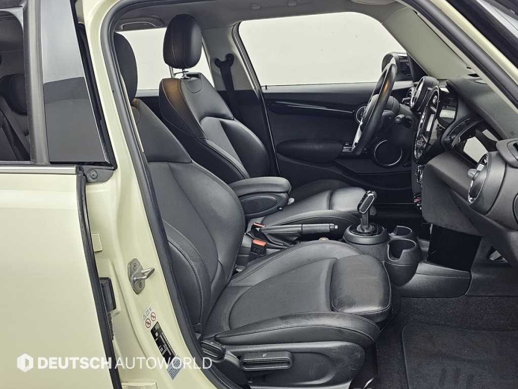 Mini Cooper — photo 10