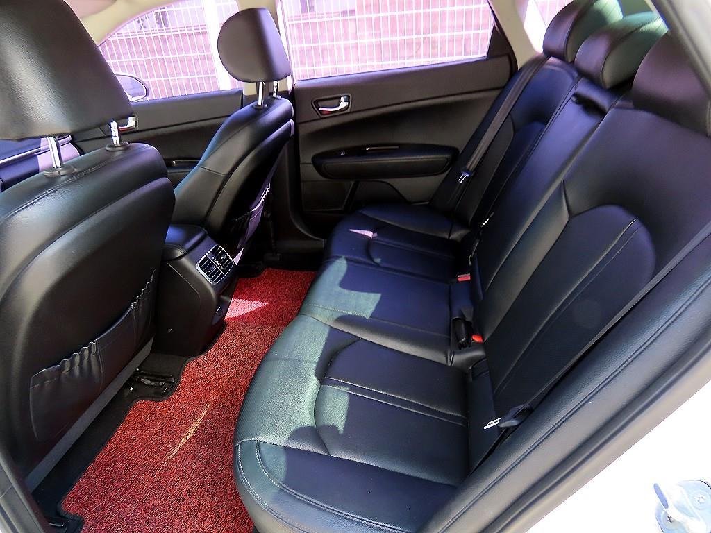 Kia K5 — photo 06