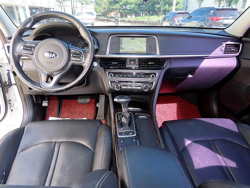 Kia K5 — photo 07
