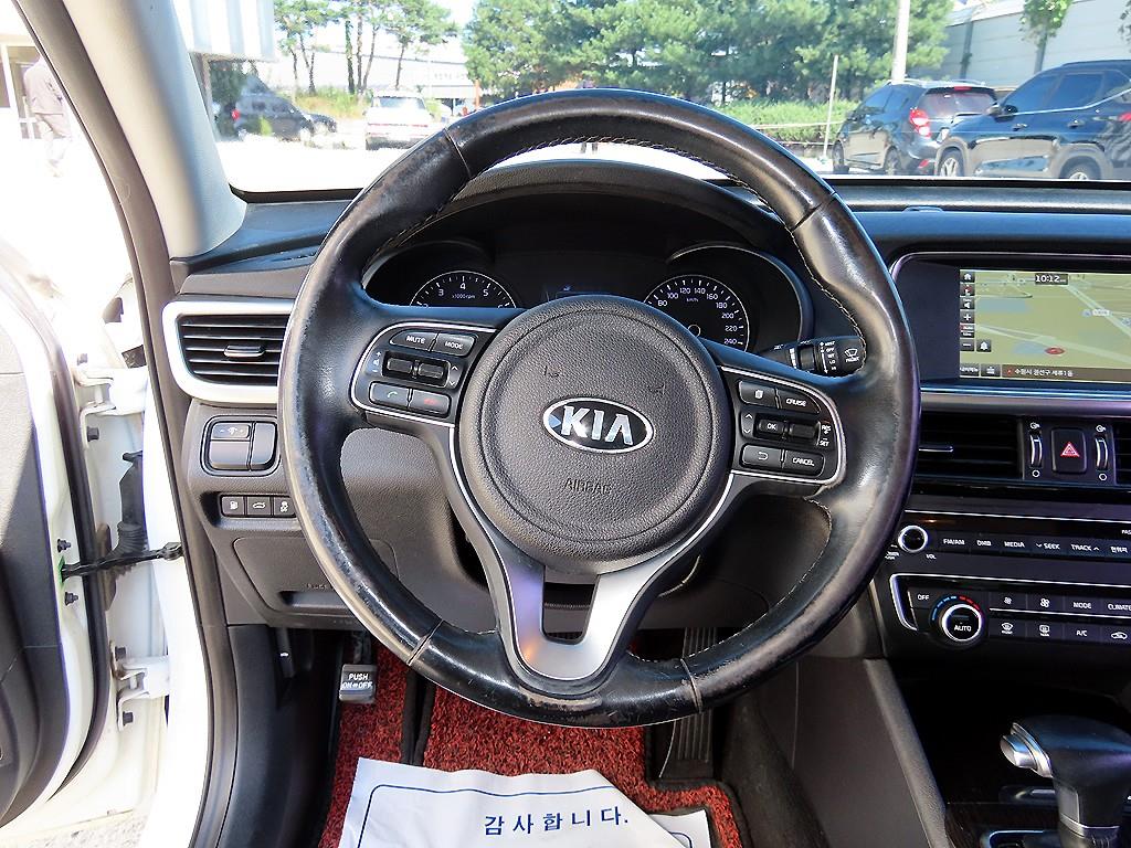 Kia K5 — photo 08