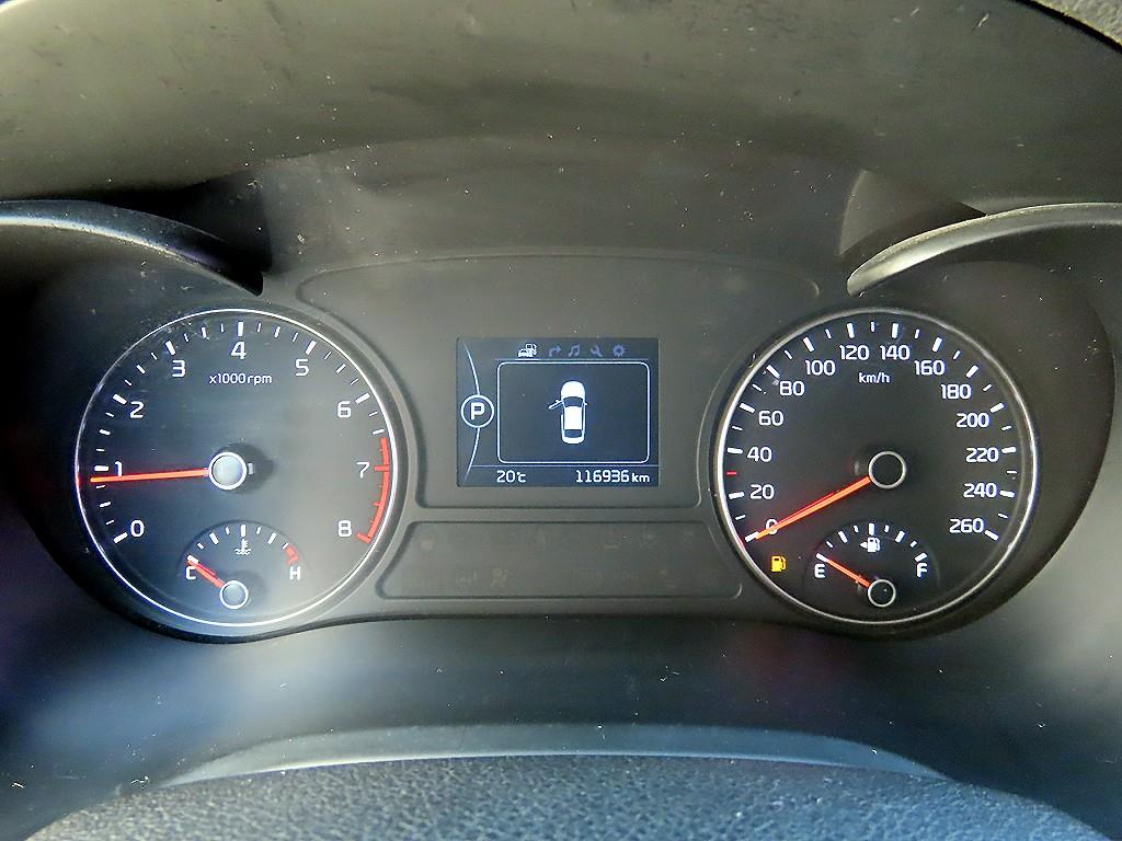 Kia K5 — photo 09