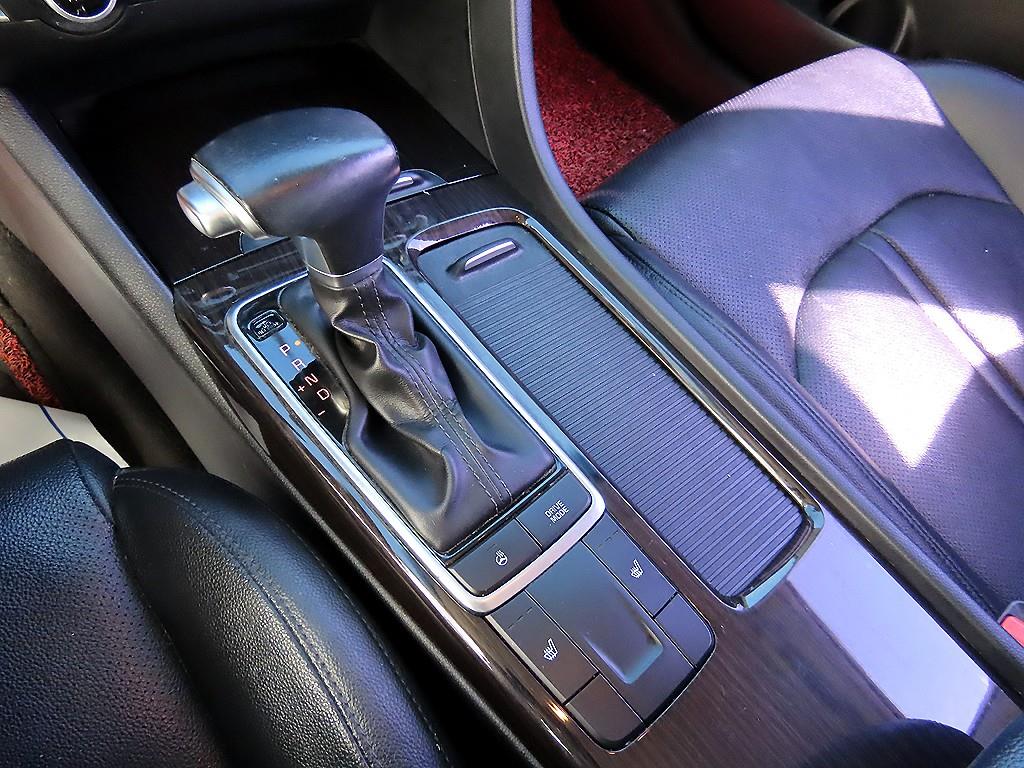 Kia K5 — photo 10