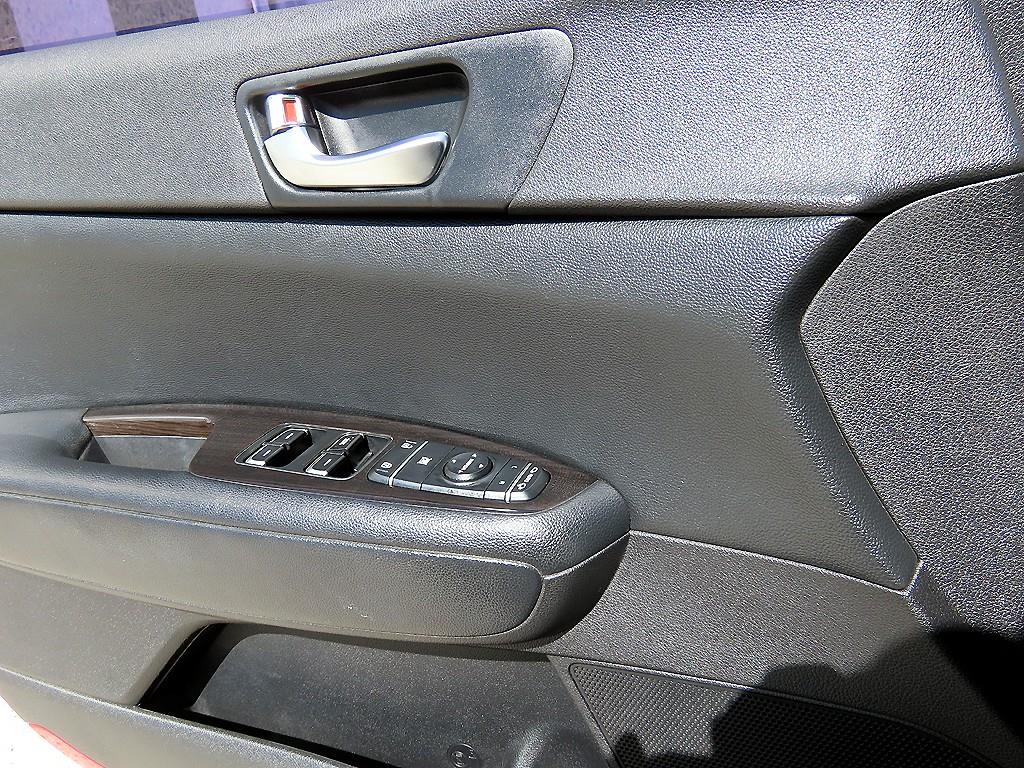 Kia K5 — photo 11