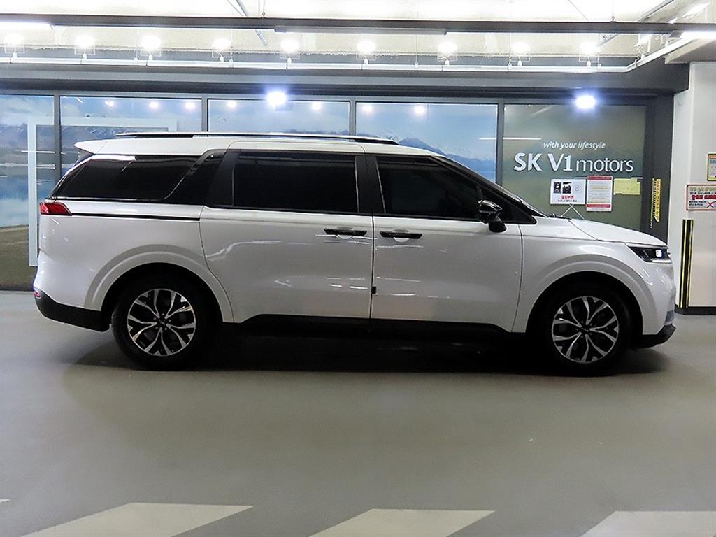 Kia Carnival — photo 03