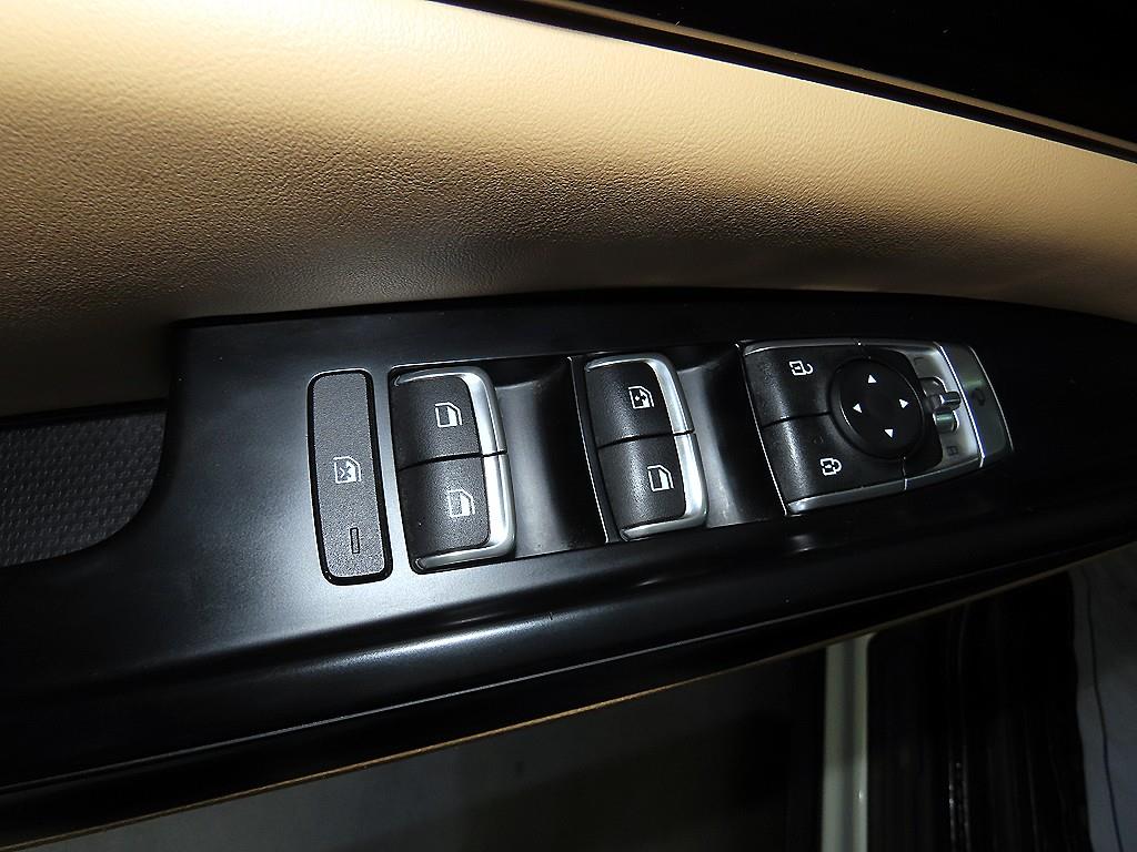 Kia Carnival — photo 13