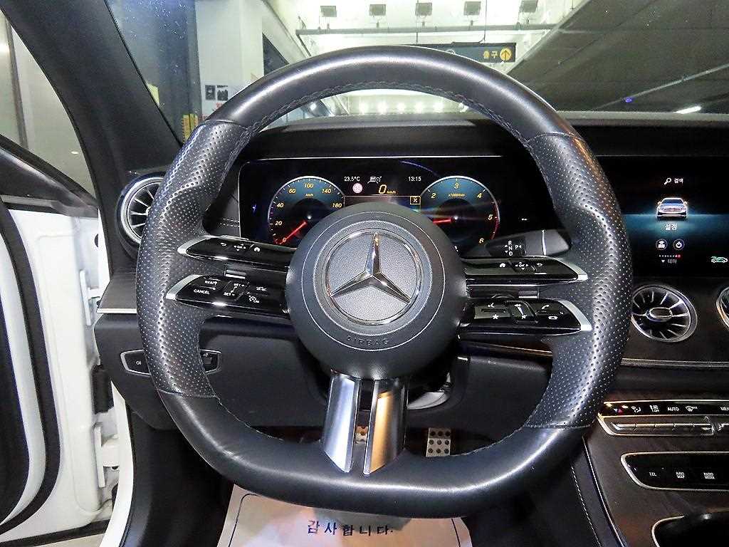 Mercedes-Benz E-Class — photo 08