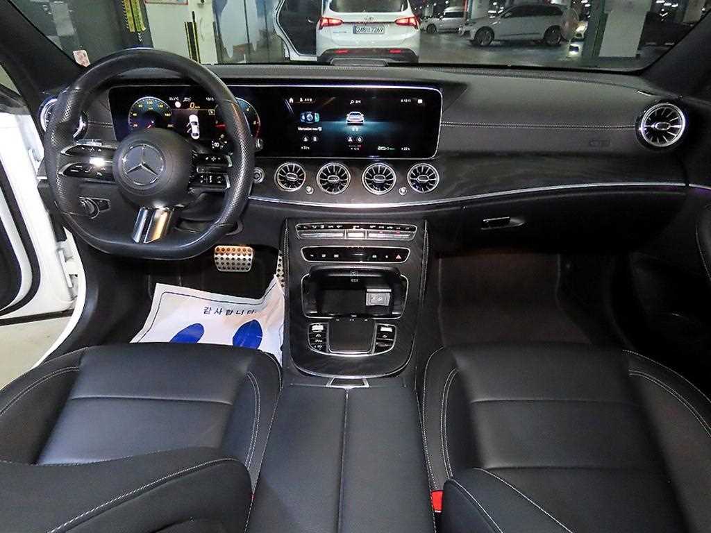 Mercedes-Benz E-Class — photo 10